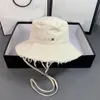 Multicolor Bucket Hat Fashion Designer Cap Pink Cool Girl Designer Cappello Frayed Justerbar storlek DrawString BEACTABLE MÄNSKA MENS HAT PJ027 C4