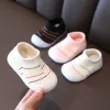 Utomhus AOGT 2021 Spring New Baby Shoes Soft Nonslip Spädbarn Första vandrare andas Sticking Girl Boy Toddler Shoes