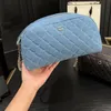 Ny mode 24C Chain Bag Kvinnor Makeup Bag Wash Bag Big Capacity Diamond Mönster Denim Tyg Luxury äkta läder Fashion Canvas Designer Handväska toalettartiklar