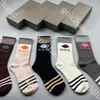 Chaussettes imprimées de marque de luxe cinq paires chaussettes pour hommes chaussettes en coton de haute qualité chaussettes de Sport pour hommes