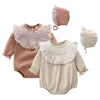 Jackor Spring Autumn Lace Newborn Baby Girl Clothes Princess Jumpsuit Kläder Set Girls Bodysuit+ Hats