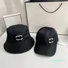 دلو شاطئ القبعات مصمم قبعة الكرة للرجال امرأة البيسبول قبعات قبعة قبعة casquettes الصياد دلو القبعات المرقور الصيف شمس القشور سعة جديلة