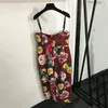 Robes de fronde de modèle de luxe pour le foulard de tête pour femme hanche sexy jupes minces robe de style de vacances vêtements de créateurs pour femmes