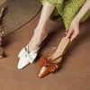 Klänningskor eleganta enkla skor dampumpar sommarsandaler eleganta mulor mode kvinnor skor vår bowtie pumpar på hälen 4,5 cmh24228