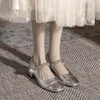 Chaussures habillées Argent Bas Talons Épais Mary Janes Femme Chaîne Ceinture Sangle Ballets De Mariage Demoiselle D'honneur Pompes Femmes Carré Toe Traf Tacones