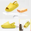 Chinelo moda crianças chinelos verão eva sola grossa sandálias crianças macio antiderrapante sapatos de praia meninos meninas slides banheiro casa