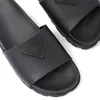 Mode luxe designer homme pantoufle été piscine femmes top qualité voyage taille 35-44 toboggan en caoutchouc triangle en relief hommes en plein air plat sandale de plage sliders mules mocassins