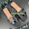 Designer leather ladies sandals summer flat shoes fashion leisure time beach women slippers letter drag.
