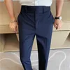 Abiti da uomo Pantaloni da uomo primaverili Pantaloni coreani slim fit casual alla caviglia Streetwear Pantaloni da abito blu neri di alta qualità