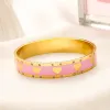 Braccialetti di design placcati in oro 18 carati Gioielli regalo di amore di alta qualità Gioielli per le donne Nuovo braccialetto in acciaio inossidabile non sbiadito Commercio all'ingrosso