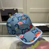 Brim Hats Tasarımcı Beyzbol Lüks Plajı Alfabe Nakış Desen Mens Capello Yaratıcı Nefes Alabilir Kamyon Sürücüsü 240229