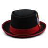 Bérets Rétro Classique Automne Hiver Chaud Femmes Hommes Feutre Plume Ovale Top Cap Fedora Heisenberg Mr Blanc Porkpie Pork Pie Bowler Chapeau 58 cm