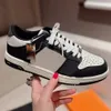 Hot selling paar bot schoenen casual high street fashion merk schoenen zijkant stereoscopische schedel hoofd splice botvormige antislip zool paar sneaker voor dames