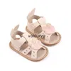Första Walkers Baby Summer Sandal för småbarnsflickor 0-1 år Red Hearts Anti-Slip Soft Pu Casual Walikng Outdoor Shoe High QualityH24229