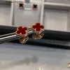 Tasarımcı Van Cl-AP Yüksek Versiyon Fanjia Küçük Dört Yaprak Yonca Küpe Kadın V Altın Kalın Kaplama 18K Gül Doğal Kırmızı Kalsedon Beyaz Fritillaria Icts