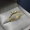 Anéis 18k anéis banhados a ouro para mulher designer anel de casal anel de prata titânio aço incrustado anel de casamento unissex presente de aniversário sem desbotamento 240229
