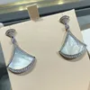 ドリーム継承デザイナーの女性のためのdangle dangle earrings for hidanced fritillaria fan shaped公式複製ジュエリークラシックスタイルプレミアムギフトボックス027