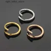 Yüzükler 2023 Yeni 18K Altın Tırnak Yüzüğü Moda Çift Yüzük Erkekler için Klasik Marka Tasarımcı Yüzükler Paslanmaz Çelik Takı 240229
