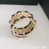 Anelli Non tramonterà mai Anello con lettera di marca Ottone placcato oro Anelli aperti in rame Stilista di lusso Anello con perla di cristallo per regali di gioielli da sposa da donna 240229