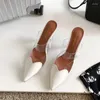 Chinelos de couro envernizado PVC Bombas Stiletto Sandálias Apontadas Tiras De Dedo Do Coração Detalhando Nos Dedos Do Pé Sapatos De Casamento De Salto Alto