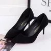 Scarpe eleganti Décolleté da donna di grandi dimensioni Décolleté a punta in pelle verniciata Tacchi alti da sposa bianchi Décolleté di base sottili Rossi