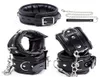 Set di restrizioni per bondage sessuale Mani in pelle PU Caviglie Collo Collari Mano imbottita morbida Caviglia BDSM Adulti Giocattoli del sesso Y181104014935317