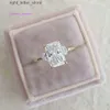 Anéis 3.00CT Corte Esmeralda Moissanite Anel Esmeralda e Corte Cadelico 3 Pedra Anel de Noivado 18K Ouro Amarelo 240229