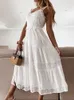 2024 loisirs été dentelle robe ajustée sexy femmes col en v robe de soirée creuse élégante femmes pur blanc vêtements de rue robe à boutons 240229