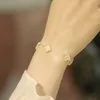 Designer Van cl-ap Tiktok même style micro incrusté de zircon quatre feuilles fleur coquille bracelet dame tempérament de luxe ins petite bague ornée à la main fée FJV9