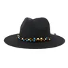 Bérets 202409-shi été Western Cowboy Stetson perles carrées colorées loisirs Fedoras chapeau en plein air hommes femmes Panama Jazz casquette