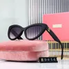 Gorące okulary przeciwsłoneczne dla mężczyzny na plaży popularna designerska moda moda letnie retro kota oko kształt ramy okulary letnie wolny styl ochronę UV400 jest wyposażona w obudowę 018W