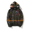 Jaqueta bomber masculina jaqueta de beisebol jaqueta de vôo reunindo letras e design bordado na moda combinando jaqueta de lã de couro falso jaqueta camuflada tamanho asiático bj8