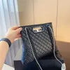 Designer Pearl Chain Bag Designer Crossbody Bag axelväska Fashion Läder Womens Purse Messenger Bag Lady Clutch Bag Classic Handbag #29cm
