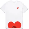 2024 Play Mens T-shirt Designer Rouge Commes Coeur Femmes Garcons S Badge Des Qualité Ts Coton Cdg Broderie À Manches Courtes