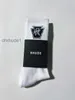 Rhude Socks Simple Letter High Quality Cotton European American Street Trend Socks Men and Women Socks Warm and bekväma nålstrumpor Rhude Par Intube So Duy3