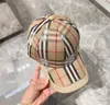 Moda Vintage Tartan Flat-Bill Trucker Cap do Street Style Style Beanie Designer Cap Baseball Cap Unisex Hats z regulowanym paskiem BB0092