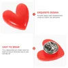 Broşlar 12 PCS Red Heart Brooch Kadın Hediyeleri GÜNÜ KAHAR PIN KALP ŞEKİLDE DÜĞÜNLÜĞÜ Reçine Eşarp Pimleri