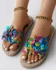 Pantoufles multicolores à fleurs pour femmes, chaussures plates, mode d'été, tongs tressées holographiques, sandales de plage décontractées, 2024