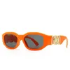 2024 Solglasögon designer solglasögon för kvinnliga man glasögon polariserade UV Protectio Lunette Gafas de Sol Shades Goggle Beach Sun Small Frame Fashion Solglasögon