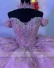 Rosa Quinceanera-Kleider aus dem Jahr 2024, Ballkleid, schulterfrei, Spitzenapplikationen, Kristallperlen, kurze Ärmel, Tüll, gestuft, geschwollen, Partykleid, Abschlussball, Abendkleider, Kathedralenschleppe