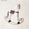 Altro Decorazioni per la casa Cavallo di legno a dondolo nordico cavallo retrò decorazione domestica innovativa decorazione del desktop oggetti di scena (bianco latte) Q240229