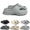 Gratis frakt Tre designerbilar Sandal Sandvar Svischer för män Kvinnor Sandaler Gai Slide Pantoufle Mules Mens Womens Slippers Trainers Flip Flops Sandles Color7