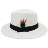 BERETS 남성 여성 클래식 짚 파나마 모자 여름 넓은 괄호 깃털 밴드 Fedora Sunhat Trilby 캡 파티 크기 미국 7 1/4 UK L