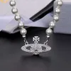 Designer Neckalce Viviennr Westwoods Trasmissione in diretta Esplosivi Madre Saturno Collana di perle Versatile catena per collare con diamanti per madri Versione alta 1 1