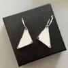 Femmes Marque Bijoux Boucles d'oreilles Créateur De Mode Boucles D'oreilles Triangle Lettre Oreille Goujons Lady Accessoires De Fête De Mariage Belle Qualité340s