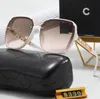 Neue Designerinnen Frauen Rechteck Sonnenbrille Unisex Outdoors Polarisierende Brille Strandschutzschutz Sonnenbrillen Mann Retro -Rahmenbrief Brille mit Kasten