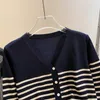 Tricots pour femmes Femmes tricotées rayées col en V Cardigan Pull Automne Hiver 2024