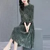 Casual Dresses Golden Velvet Dress Autumn/Winter Noble Luxury Temperament High End Fashion Foreigner Long Women A-line Skirt