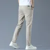 Pantalon décontracté coupe ajustée pour homme, léger, classique, droit, pour jogging en coton respirant, couleur unie, kaki, 240321