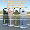 Vattenflaskor 2000 ml Graderad kopp stor kapacitet Straw Running Sports Bottle Men's and Women's Outdoor Fitness